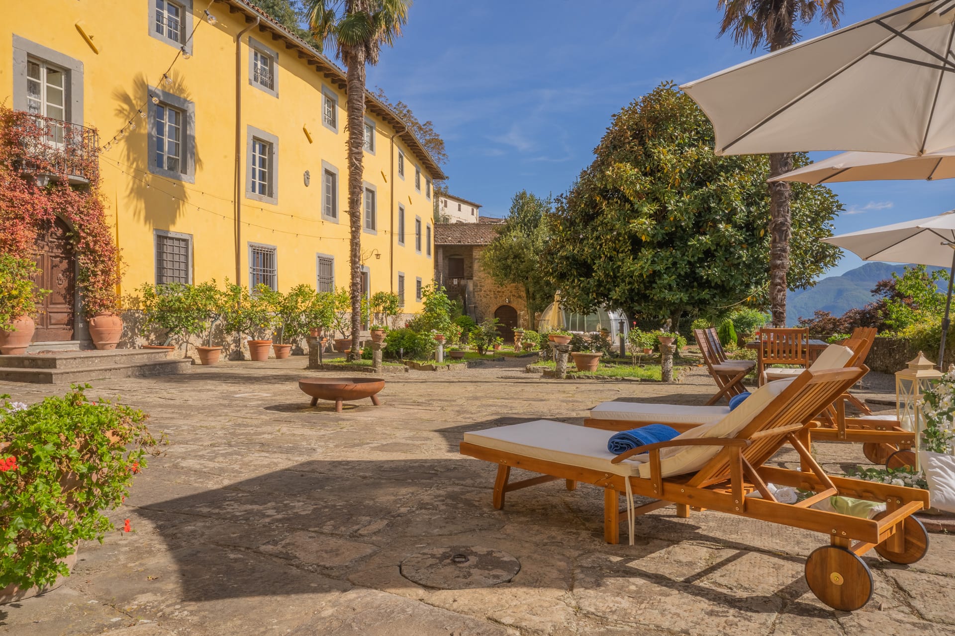 Villa Raffaelli: Your Holiday Villa in North Tuscany — Villa Raffaelli